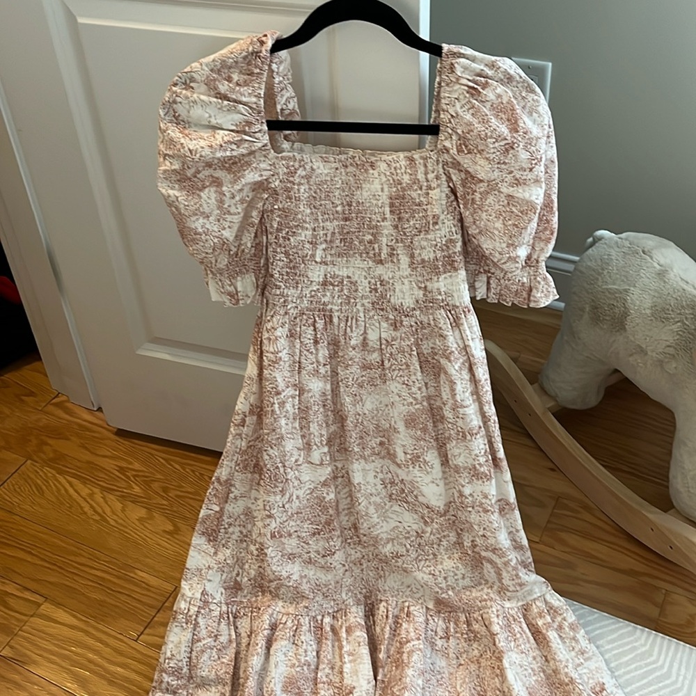 Brand :nothing fits but Smocked top , puff sleeve dress, maternity